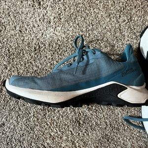 Salomon Alphacross trail running shoes
